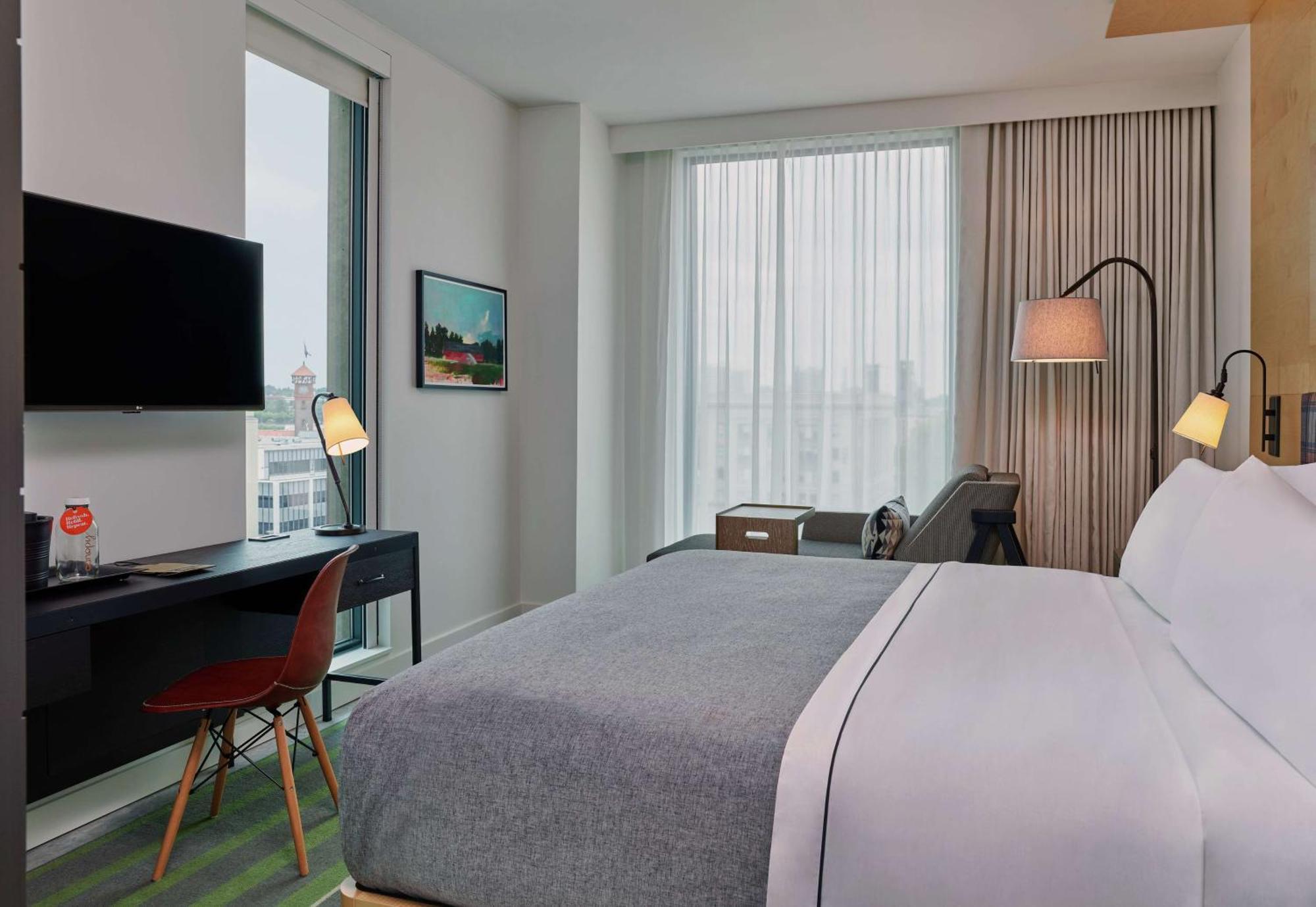 Corner King Room