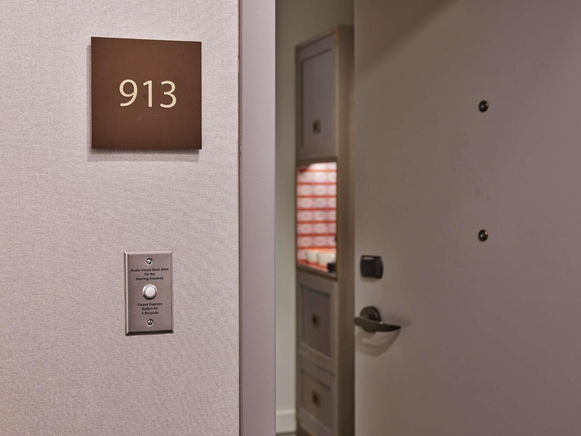 Deluxe King Room City view Hearing Accessible