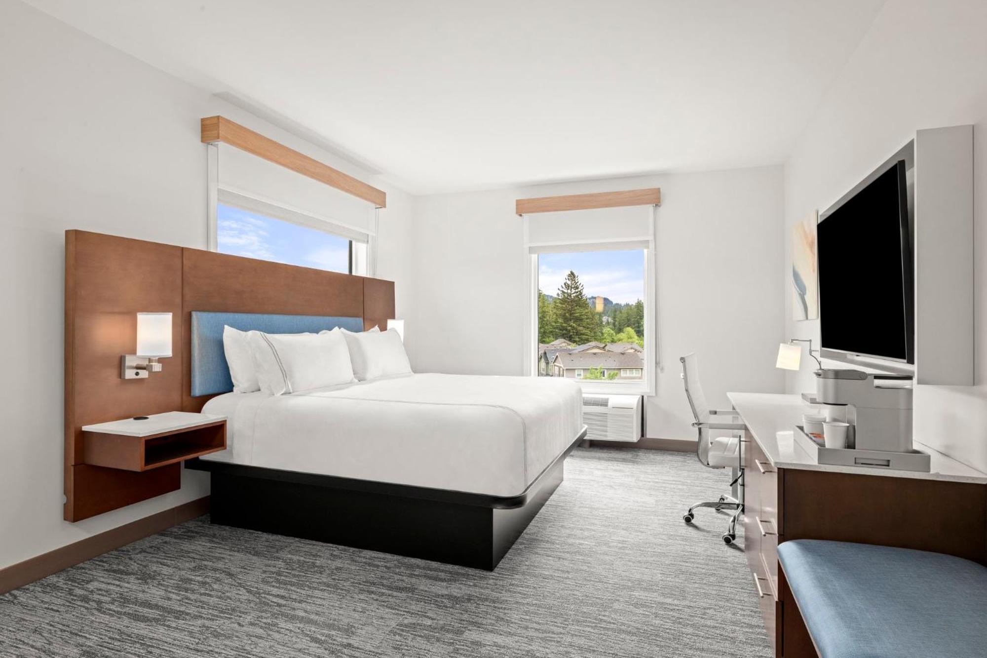 Standard King Room