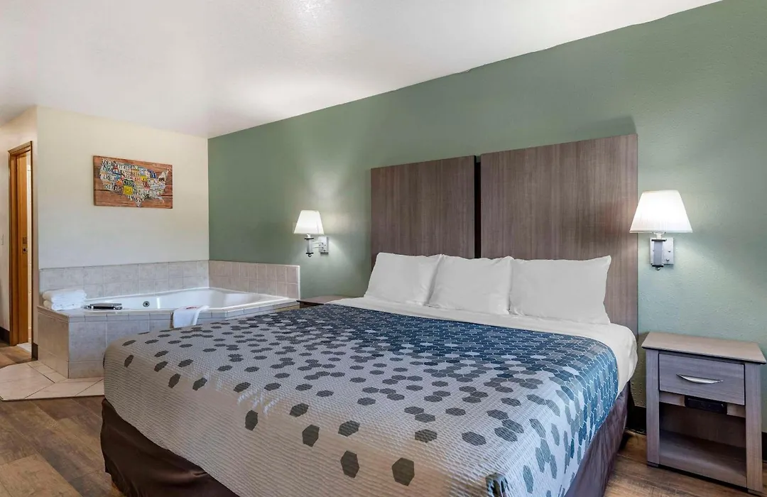 Econo Lodge Portland Airport-1
