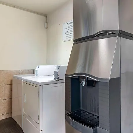 Econo Lodge Portland Airport-3
