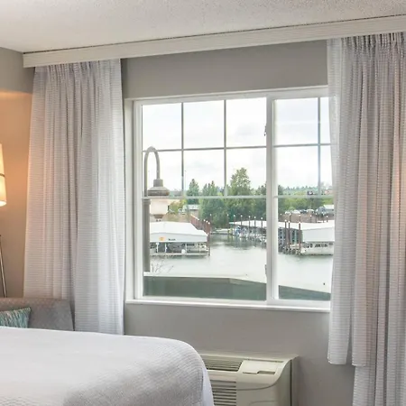 Courtyard By Marriott Portland North-2
