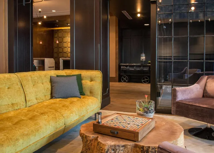 Dog Friendly Hotels PortlandLucia