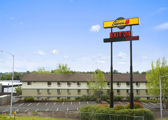Super 8 By Wyndham Portland Airport Hotel