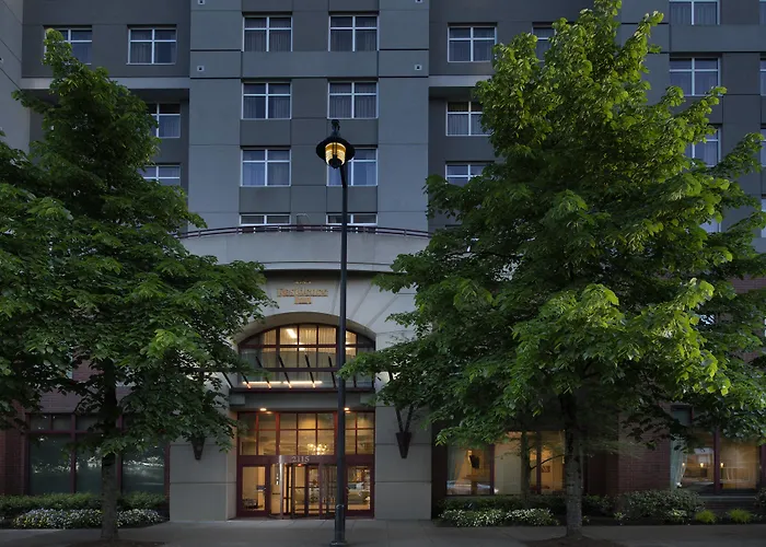 Dog Friendly Hotels PortlandInn Downtown/Riverplace